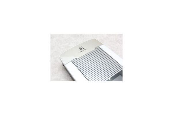 Máy nước nóng Electrolux EWE451TX-DCC